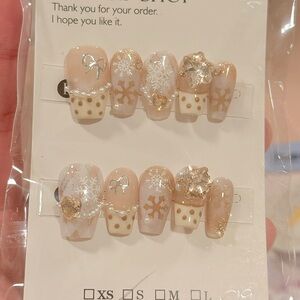 Festive Snowflake Nail Set